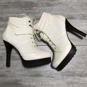 Flash Sale!!! Sz 10 JLo lace-up pumps